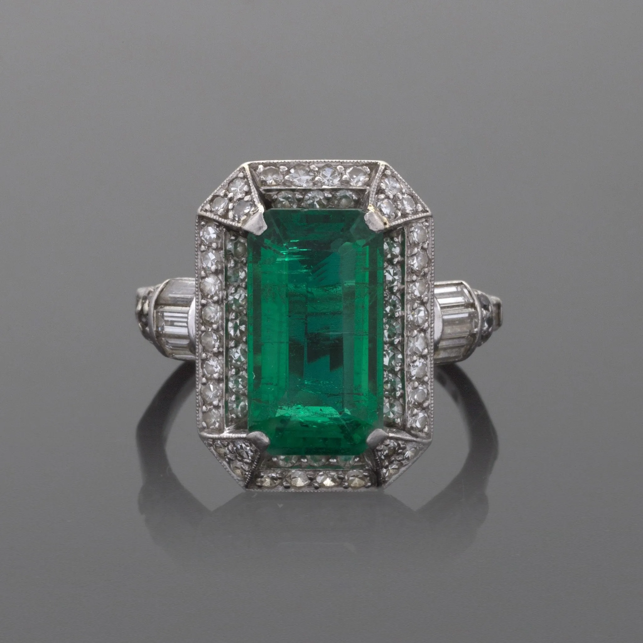 Colombian Emerald and Diamond Ring